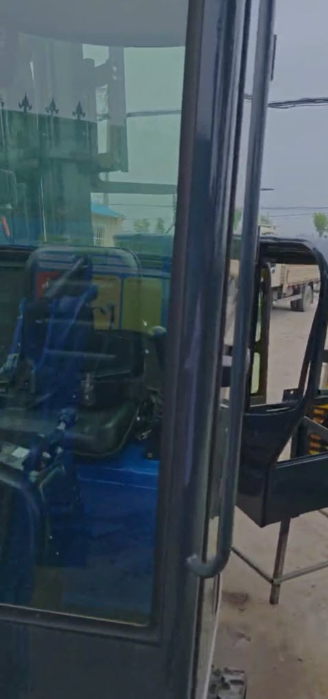 R10 - Cab